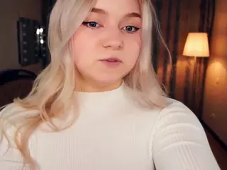 Lora's Live Sex Cam Show