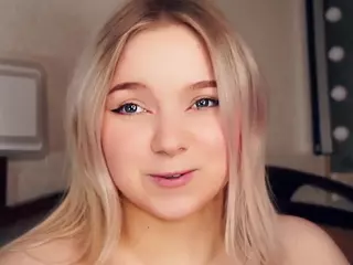 Lora's Live Sex Cam Show
