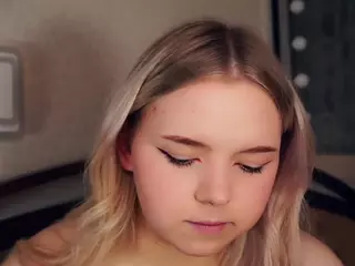 Lora's Live Sex Cam Show