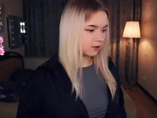 Lora's Live Sex Cam Show