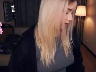 Lora's Live Sex Cam Show