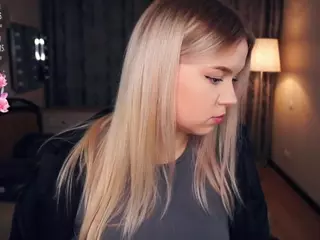 Lora's Live Sex Cam Show