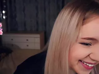 Lora's Live Sex Cam Show