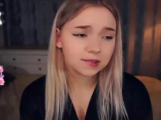Lora's Live Sex Cam Show