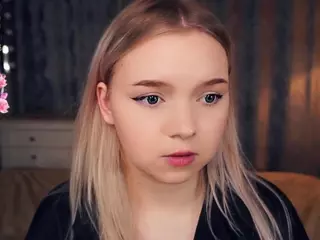 Lora's Live Sex Cam Show