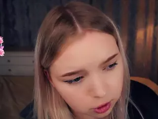 Lora's Live Sex Cam Show