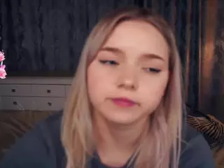 Lora's Live Sex Cam Show