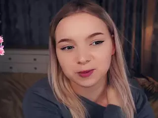 Lora's Live Sex Cam Show
