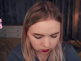 Lora's Live Sex Cam Show