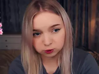 Lora's Live Sex Cam Show