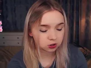 Lora's Live Sex Cam Show