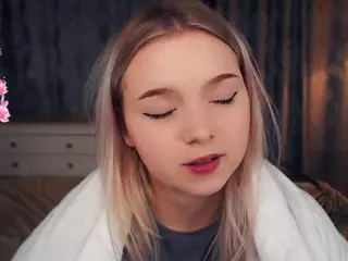 Lora's Live Sex Cam Show