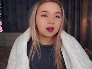 Lora's Live Sex Cam Show