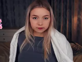Lora's Live Sex Cam Show