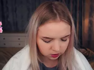 Lora's Live Sex Cam Show