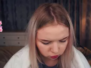 Lora's Live Sex Cam Show