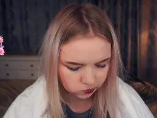 Lora's Live Sex Cam Show