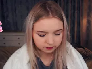 Lora's Live Sex Cam Show