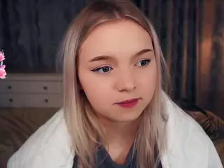 Lora's Live Sex Cam Show