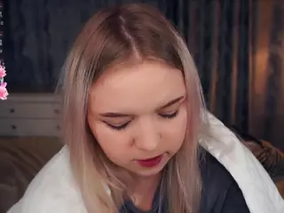 Lora's Live Sex Cam Show