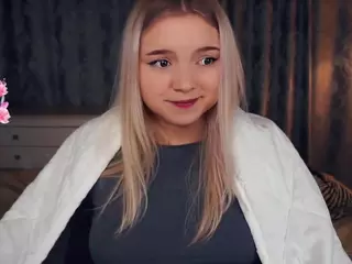 Lora's Live Sex Cam Show
