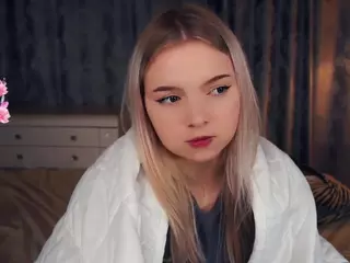Lora's Live Sex Cam Show