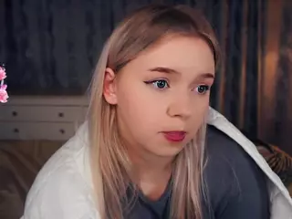Lora's Live Sex Cam Show