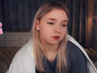 Lora's Live Sex Cam Show