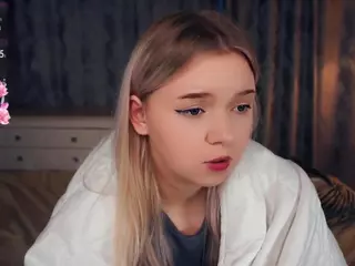 Lora's Live Sex Cam Show