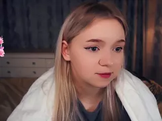 Lora's Live Sex Cam Show