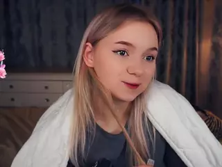 Lora's Live Sex Cam Show