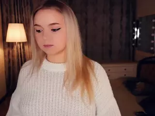 Lora's Live Sex Cam Show