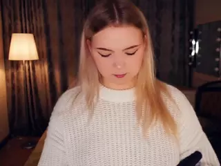 Lora's Live Sex Cam Show