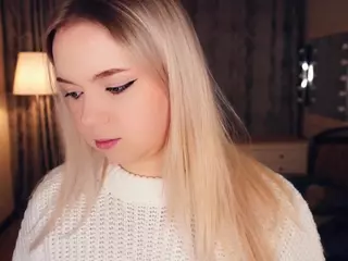 Lora's Live Sex Cam Show