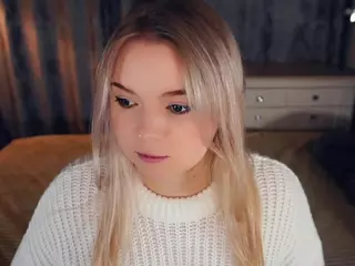 Lora's Live Sex Cam Show
