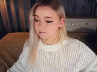 Lora's Live Sex Cam Show