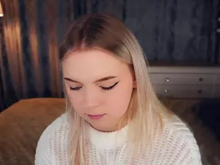 Lora's Live Sex Cam Show