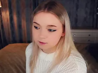 Lora's Live Sex Cam Show