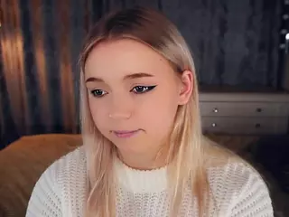 Lora's Live Sex Cam Show