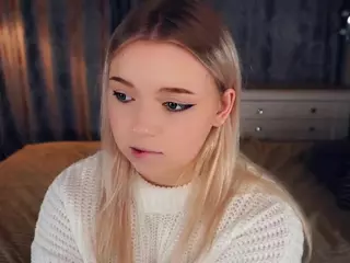 Lora's Live Sex Cam Show