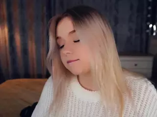 Lora's Live Sex Cam Show