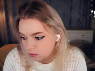 Lora's Live Sex Cam Show