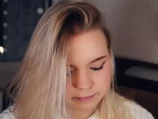 Lora's Live Sex Cam Show