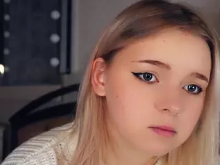 Lora's Live Sex Cam Show