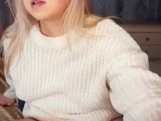 Lora's Live Sex Cam Show