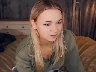 Lora's Live Sex Cam Show