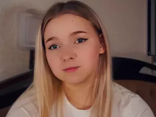Lora's Live Sex Cam Show
