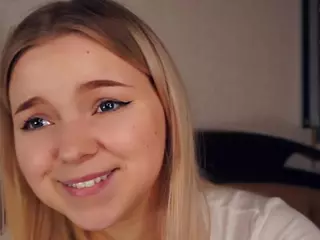 Lora's Live Sex Cam Show