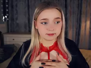 Lora's Live Sex Cam Show