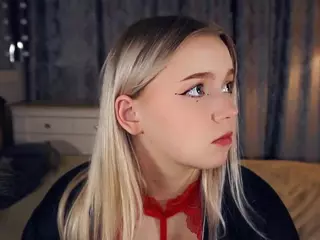 Lora's Live Sex Cam Show